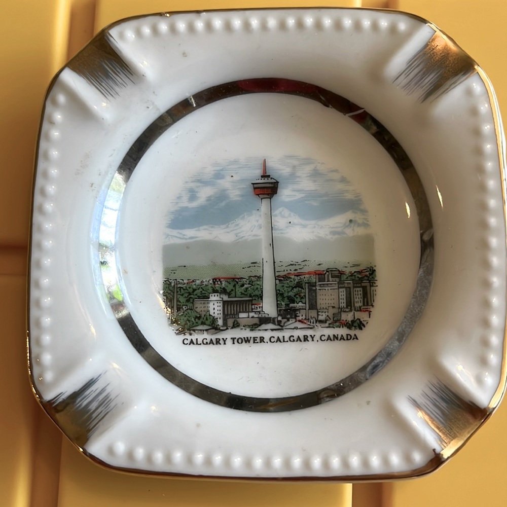 24K Gold Leaf Trimmed MINIATURE ASHTRAY, Vintage Tobacciana Decor,